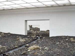 River Bed, por Olafur Eliasson en el Museo de Arte Moderno de Louisiana en Humlebaek.