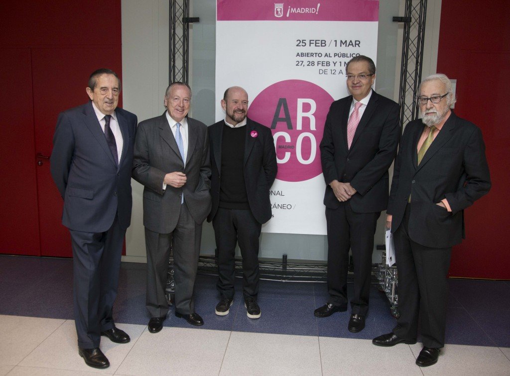 De izquierda a derecha, Fermín Lucas, director general de IFEMA; José María Álvarez del Manzano, presidente de la Junta Rectora de IFEMA; Carlos Urroz, director de ARCOmadrid; Fernando Carrillo, embajador de Colombia en España, y Luis Eduardo Cortés, presidente ejecutivo de IFEMA.