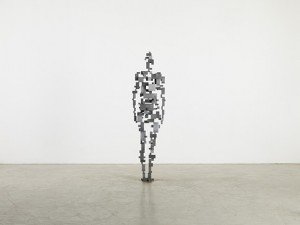 Sublimate XXXI, por Antony Gormley, 2013, acero. Foto: Stephen White.