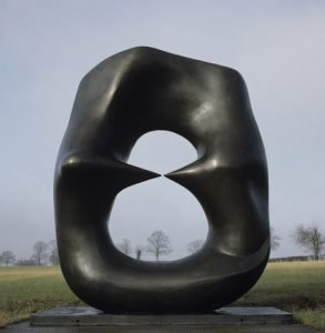 Óvalo con puntas, 1968-1970, edición en bronce de 6 + 1, Fundación Henry Moore.