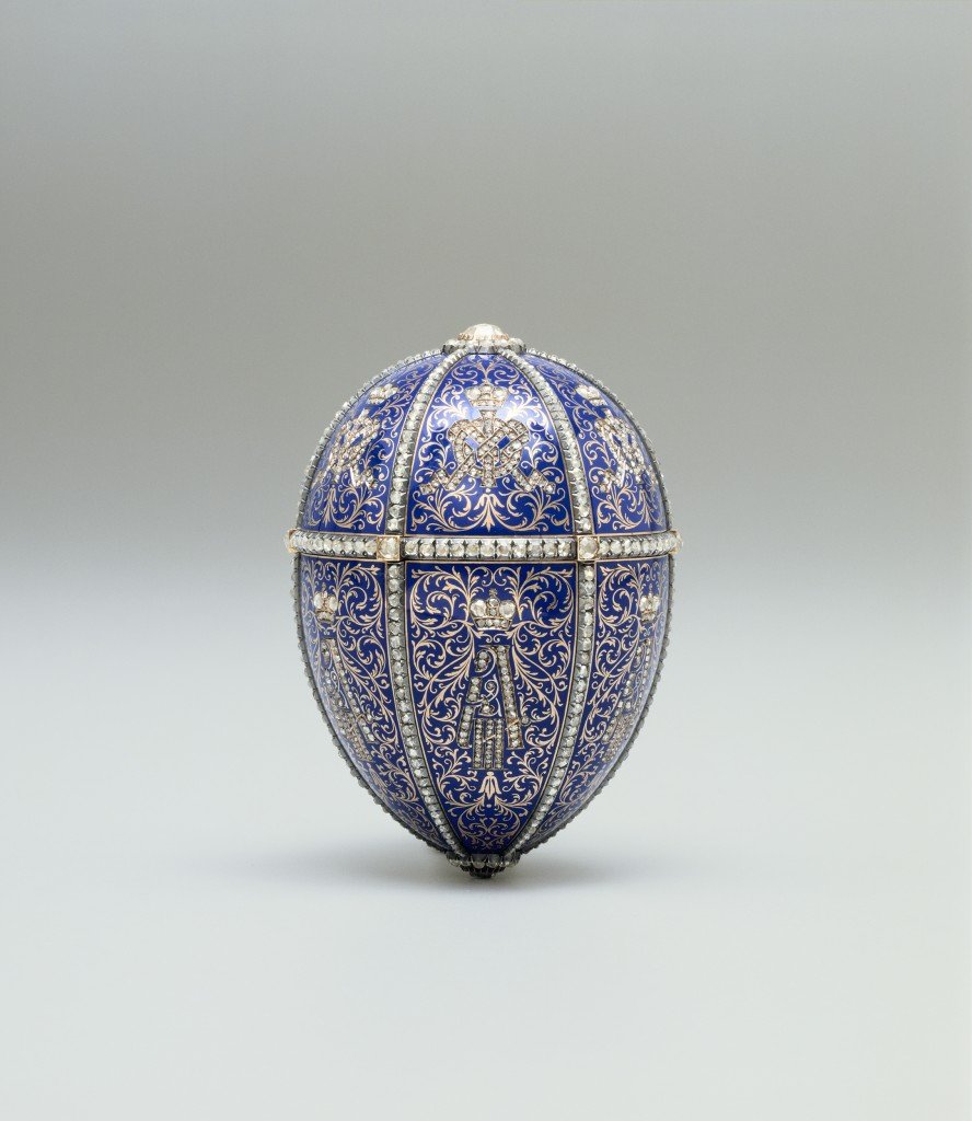 Huevo  de los 12 Monogramas o de Alejandro III con retratos, Casa Fabergé, 1896.