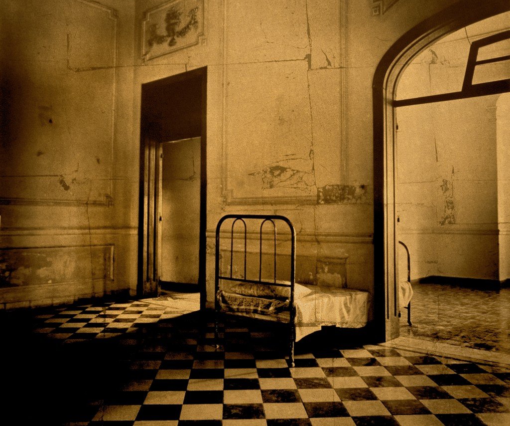 Luis Gonza¦ülez Palma_Como un secreto se seduce a si mismo_De la serie Jerarqui¦üas de la intimidad_2005_Cortesi¦üa del artista