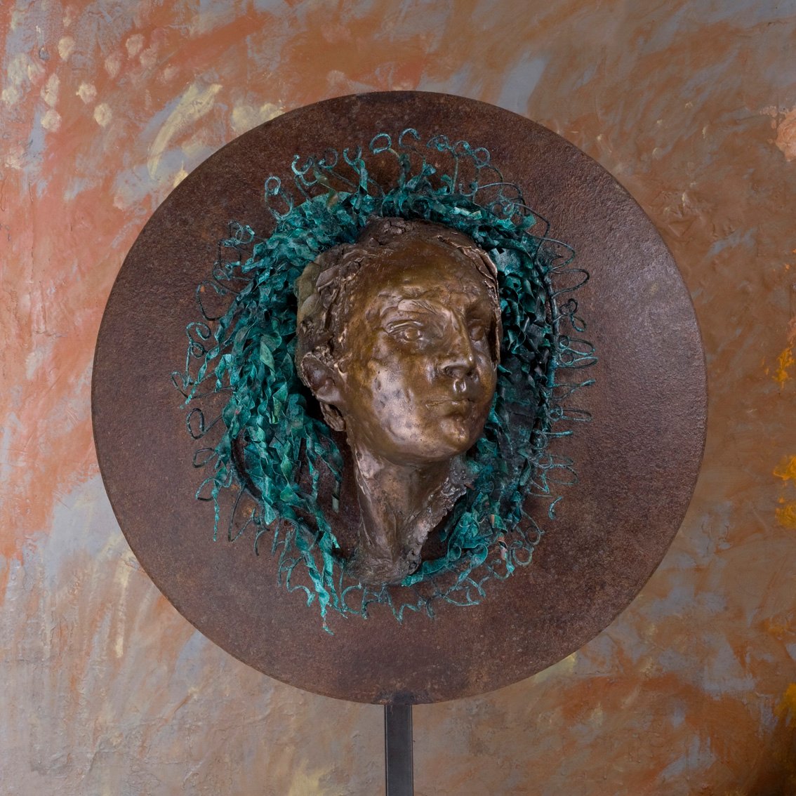 E il clown catturò il Cielo, 2014, bronce sobre hierro, 60 x 60 x 30 cm, Fundación Alessandro Kokocinski.