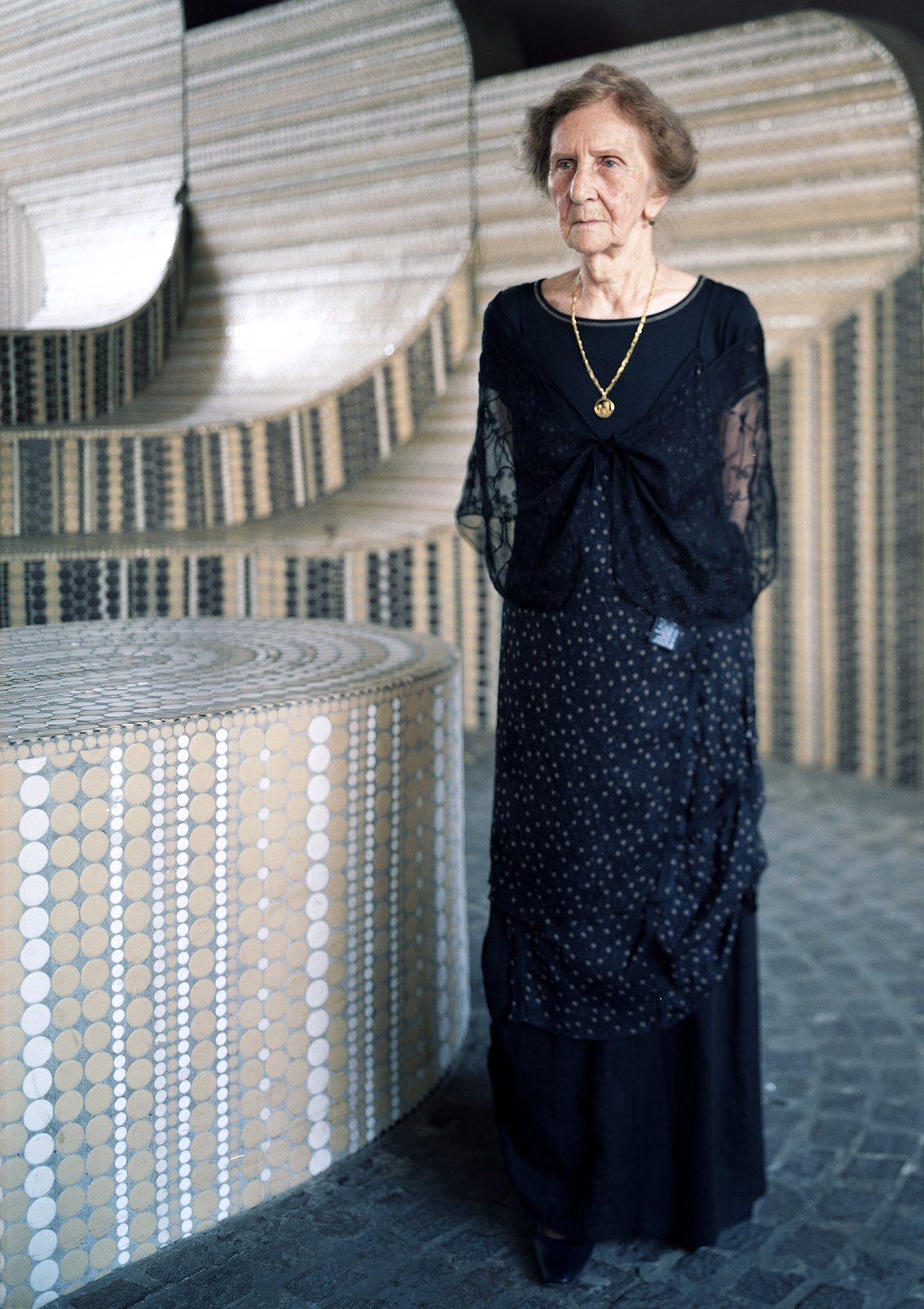"Sin título", serie Las Figuras con Aurélia Negrea, 2006, C-print, 170 x 135 cm © Valérie Jouve / ADAGP, 2015. Cortesía galería Xippas, París.