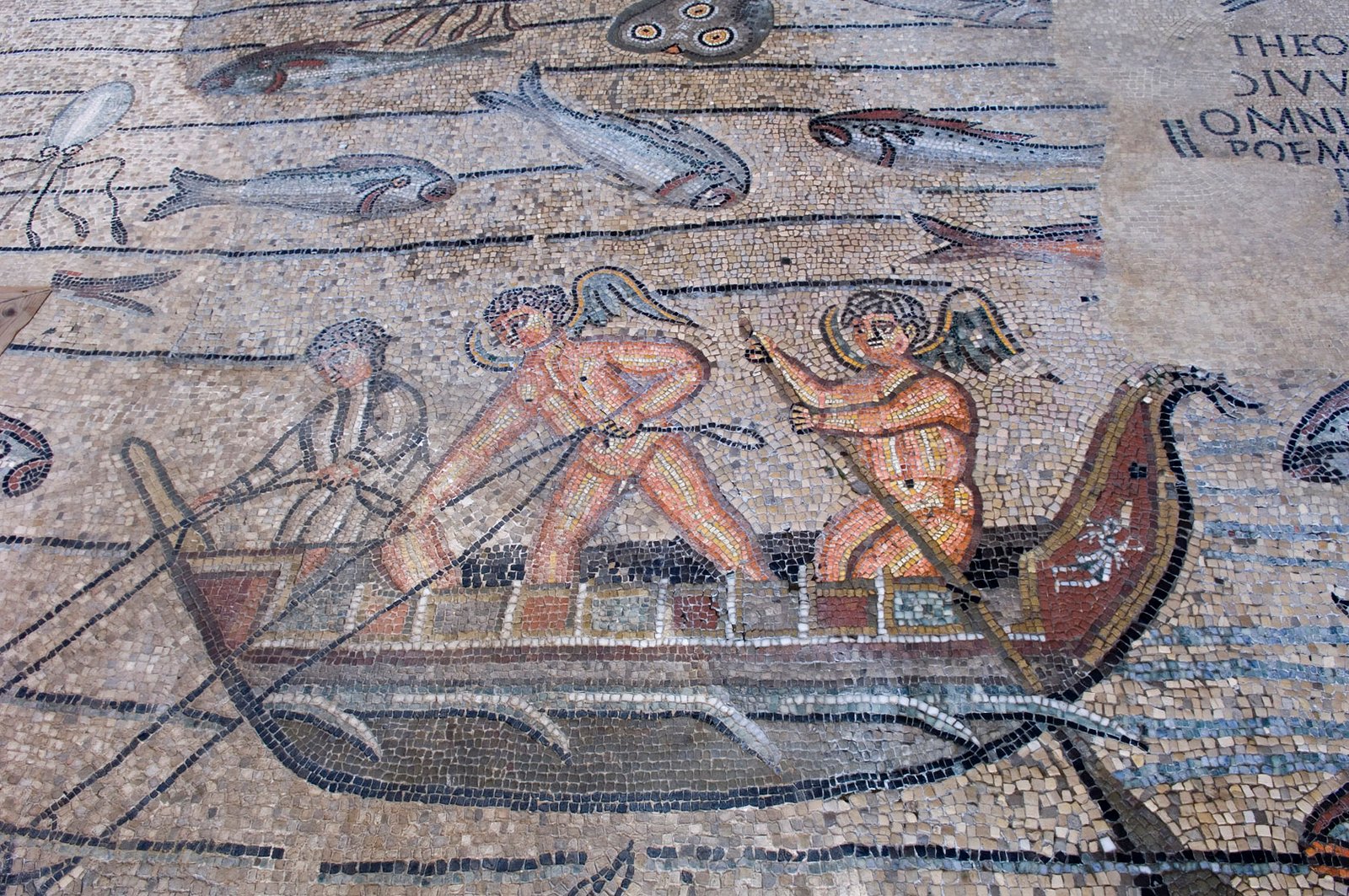 Mosaico en el pavimento de la Basílica de Aquileia.