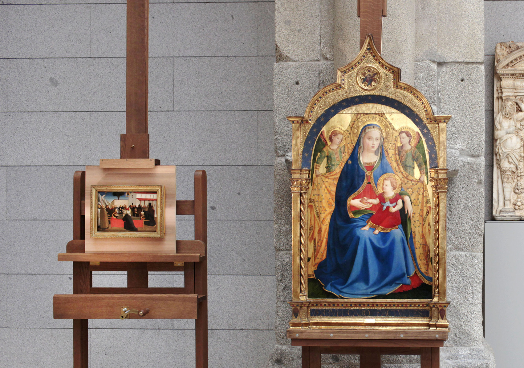 Las dos obras que hasta ahora pertenecían a la Casa de Alba y que ahora han pasado a engrosar los fondos del Museo del Prado. A la izquierda, Funeral de san Antonio Abad, h. 1426-30, témpera sobre madera de chopo, 29,2 x 19,5 cm.