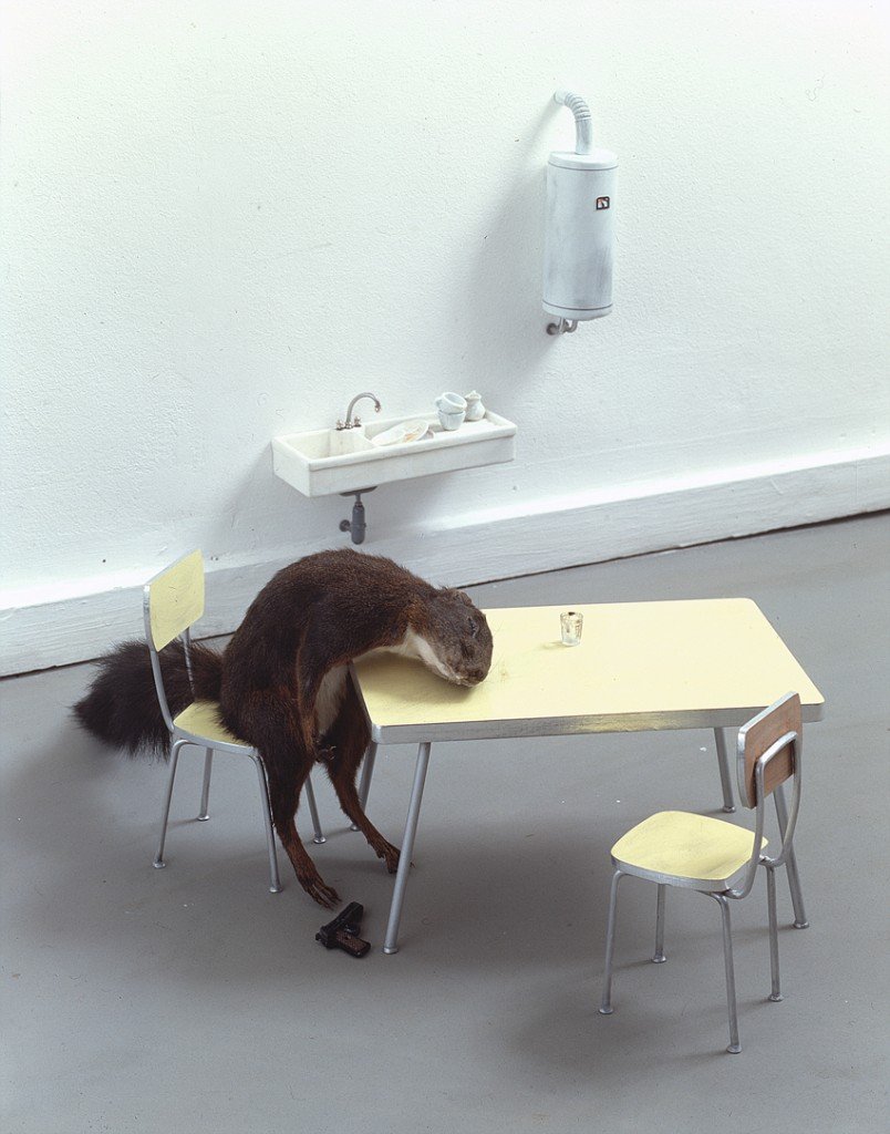 Bidibidobidiboo, de Maurizio-Cattelan, 1996.