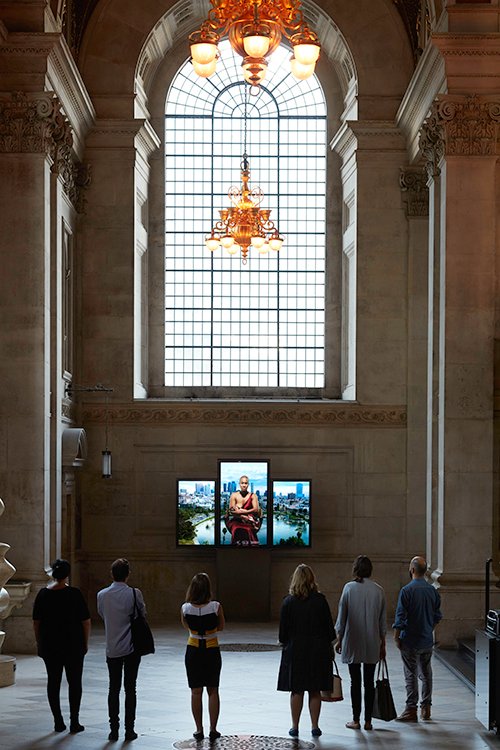 María, por Bill Viola y Kira Perov, videoinstalación. Cortesía Blain Southern.