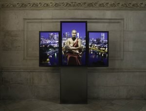 María, por Bill Viola y Kira Perov, videoinstalación. Cortesía Blain Southern.  