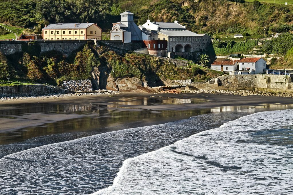 Vista de la mina de Arnao (Avilés). Cortesía Turismo de Asturias.