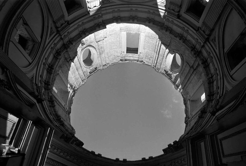 Cúpula-de-las-Escuelas-Pías-en-1982-foto-Marivi-Ibarrola.jpg