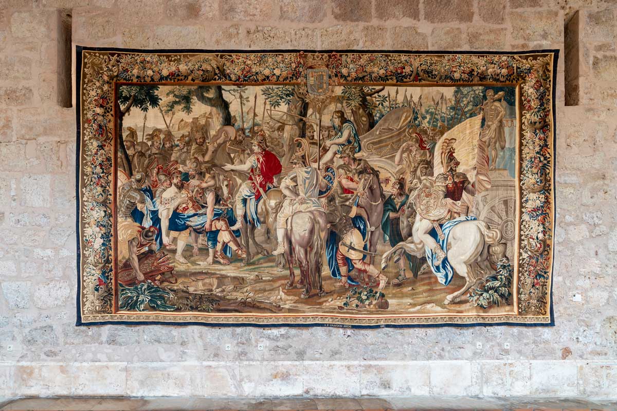 Parador_Lerma_Arte_1EL-REY-POROS-HERIDO-ES-CONDUCIDO-ANTE-ALEJANDRO.jpg