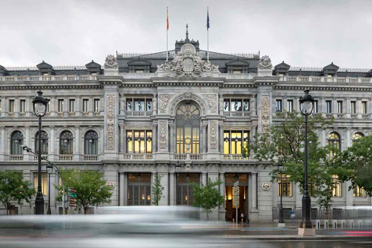 Puertas abiertas en el Banco de España