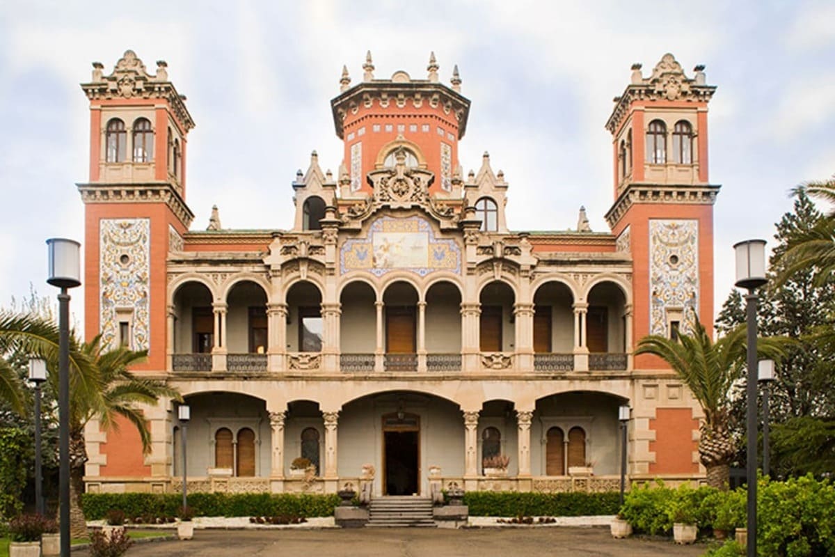 Palacio-Larrinaga-Zaragoza-1-1.jpg