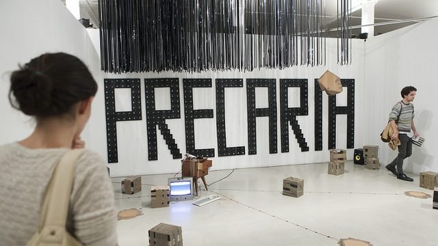 Instalacion-de-Minipimer-TV-en-la-expo-El-temps-invertit.jpg