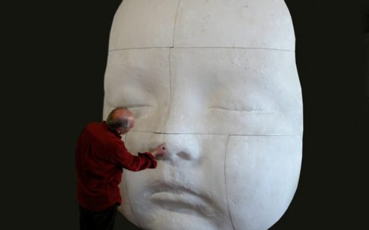 Prototipo-para-La-Noche-2008-Poliuretano-285-x-205-x-77-cm.jpg