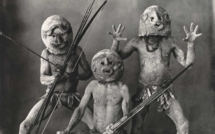 Three-Asaro-Mud-Men-New-Guinea-1970-apert.jpg
