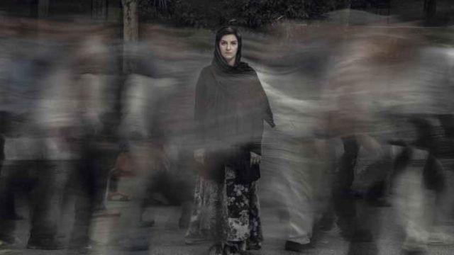 Too-Loud-A-Solitude-2015-_video-portrait-of-SG-@-Shadi-Ghadirian.jpg